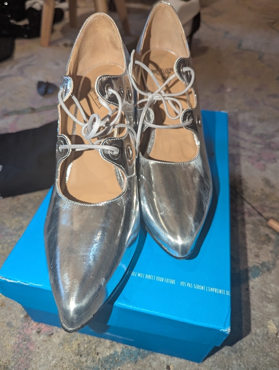 John Fluevog Metallic MONZA Silver Lace-Up Women’s Heels - Picture 3 of 3